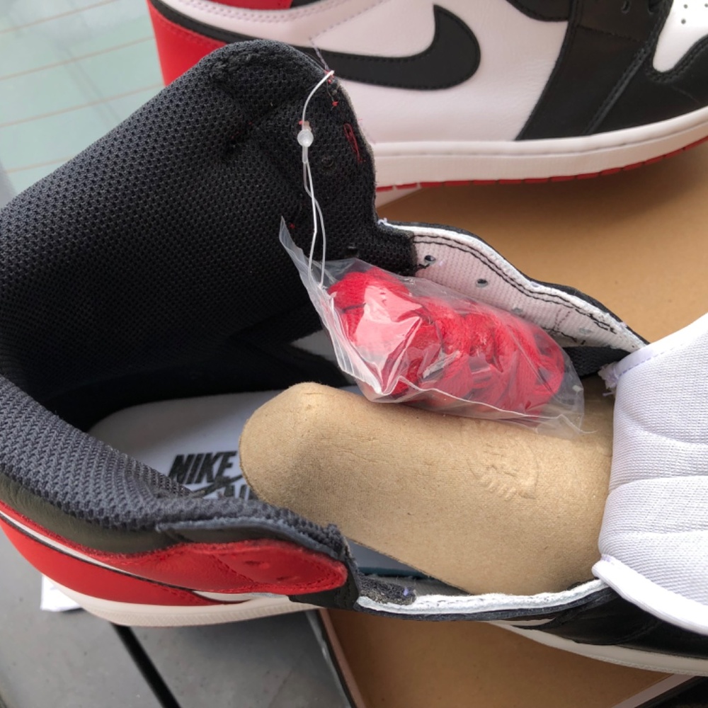 Air Jordan 1 Retro High OG - Picture 4 of 14